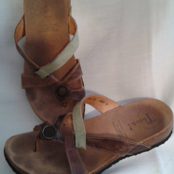 Think! Sandals - Picture 2 of 10